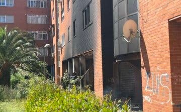 Nueve intoxicados en el incendio de un edificio de viviendas en Puente de Vallecas