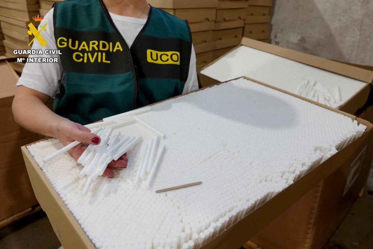 Detenciones en Azuqueca contra una organización que falsificaba tabaco con 6 millones de cigarrillos intervenidos