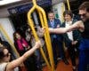 La Comunidad de Madrid transforma los trenes y andenes del Metro en improvisados escenarios 