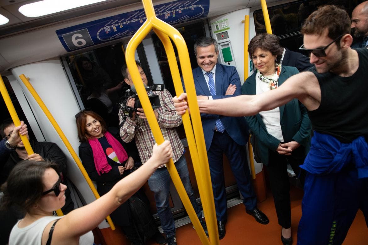 La Comunidad de Madrid transforma los trenes y andenes del Metro en improvisados escenarios 