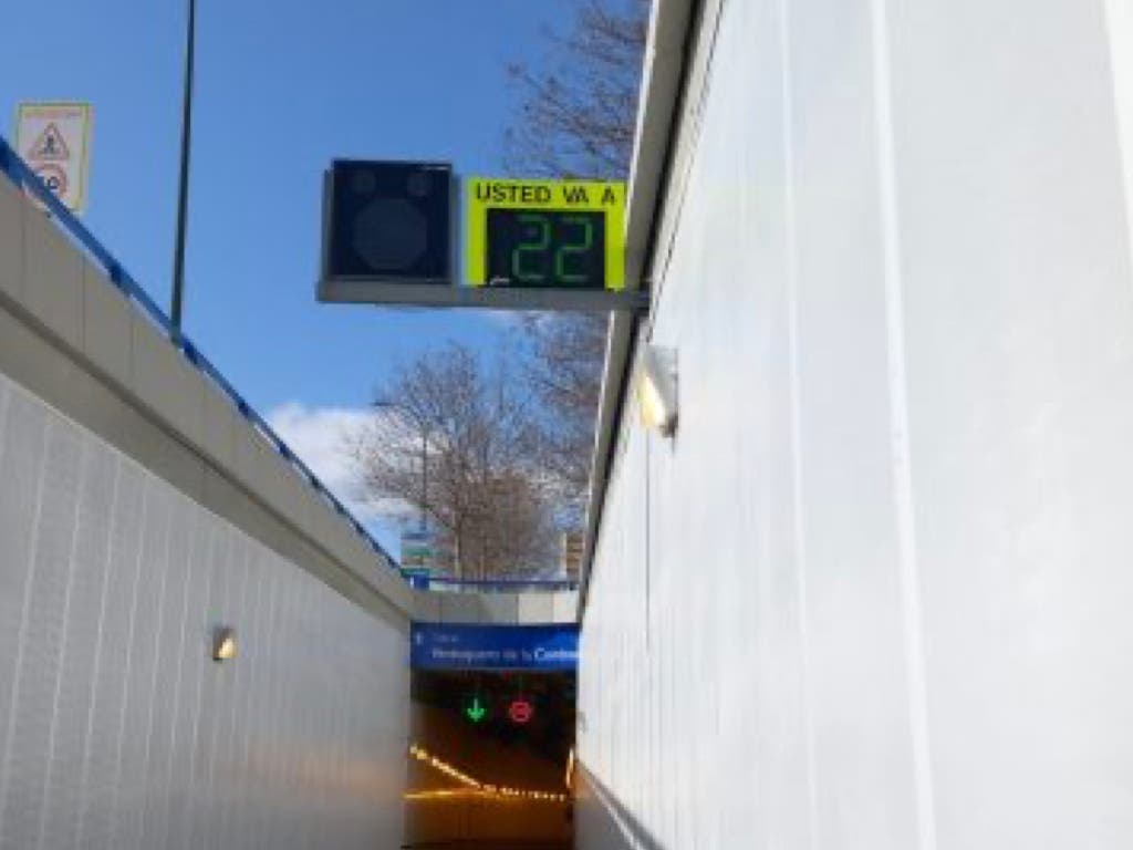 Madrid activa paneles en cinco túneles para avisar a los conductores en tiempo real si sobrepasan el límite de velocidad