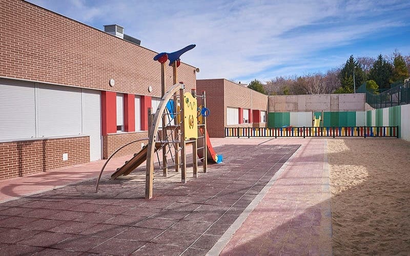 Arganda retirará las ayudas escolares a las familias cuyos hijos falten mucho a clase