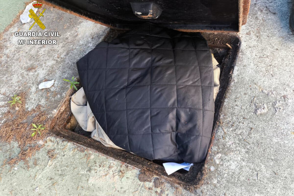 Detenido por 34 robos en vehículos en Alovera y Azuqueca: guardaba el botín en dos alcantarillas 