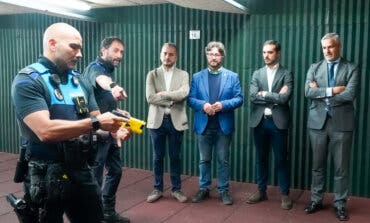 La Policía Local de Torrejón incorpora pistolas táser para inmovilizar a delincuentes violentos  