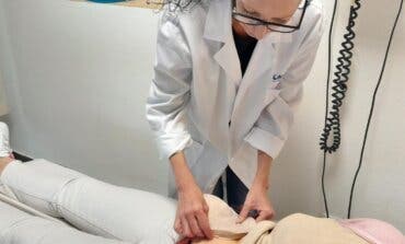 Los hospitales de Alcalá y Coslada reciben el primer sello de humanización en cuidados a pacientes ostomizados