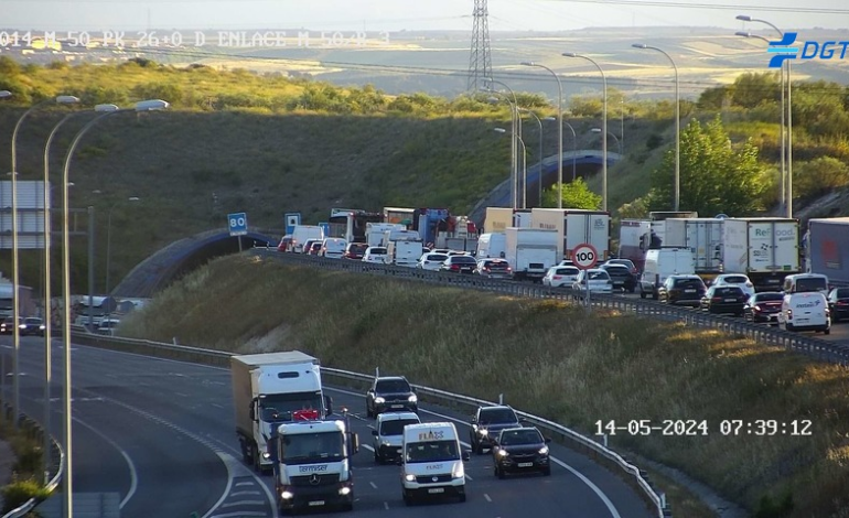Un accidente en San Fernando de Henares provoca más de cuatro kilómetros de retenciones en la M-50
