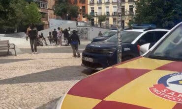 Muy grave un hombre de 30 años tras ser apuñalado en el pecho en una plaza de Lavapiés