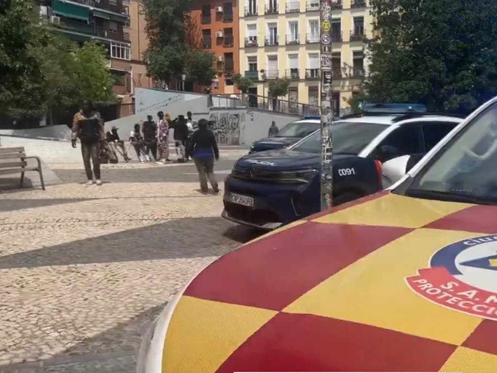 Dos detenidos por el apuñalamiento de ayer en una plaza de Lavapiés