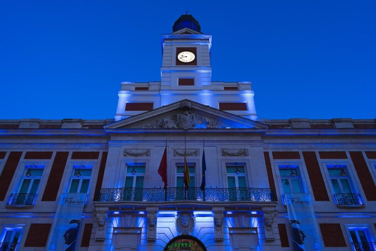 Madrid se tiñó de azul en recuerdo de Sandra Palo, asesinada hace 21 años