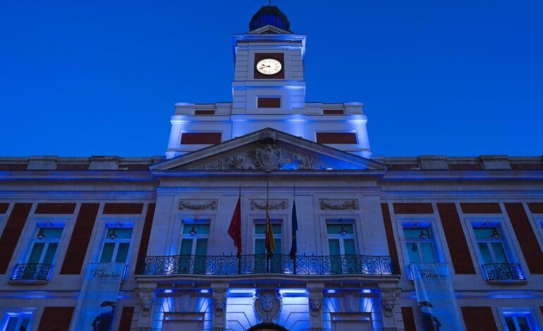 Madrid se tiñó de azul en recuerdo de Sandra Palo, asesinada hace 21 años