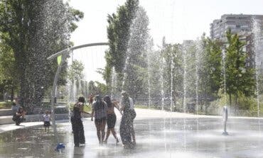 Madrid activa la playa urbana de Madrid Río y las pérgolas refrescantes de La Gavia y Plaza de España