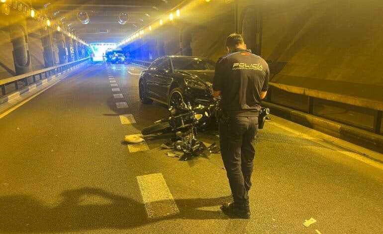 Herido un motorista en un accidente en el túnel de María de Molina con varios vehículos implicados