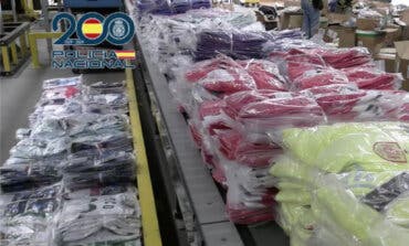 La Policía interviene en Madrid más de 11 toneladas de camisetas falsificadas de equipos de fútbol