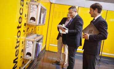 Metro de Madrid convierte sus antiguas papeleras en Metrotecas que estarán disponibles en varias estaciones 