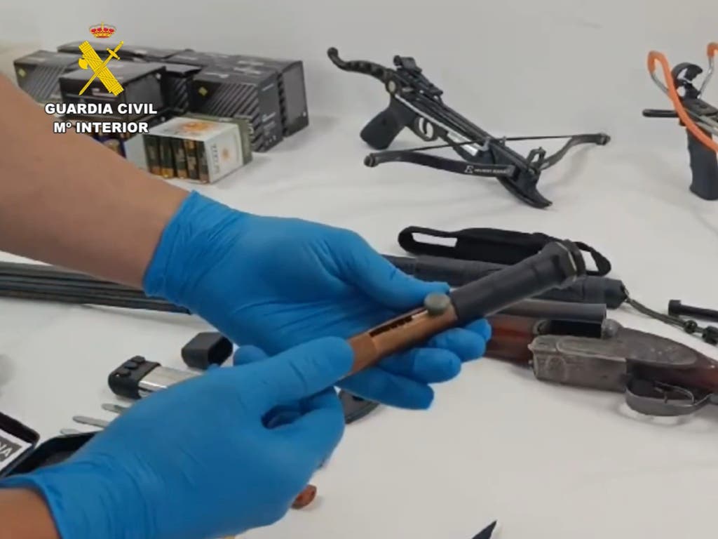 Descubren un arsenal de armas en una vivienda de Alcalá de Henares 