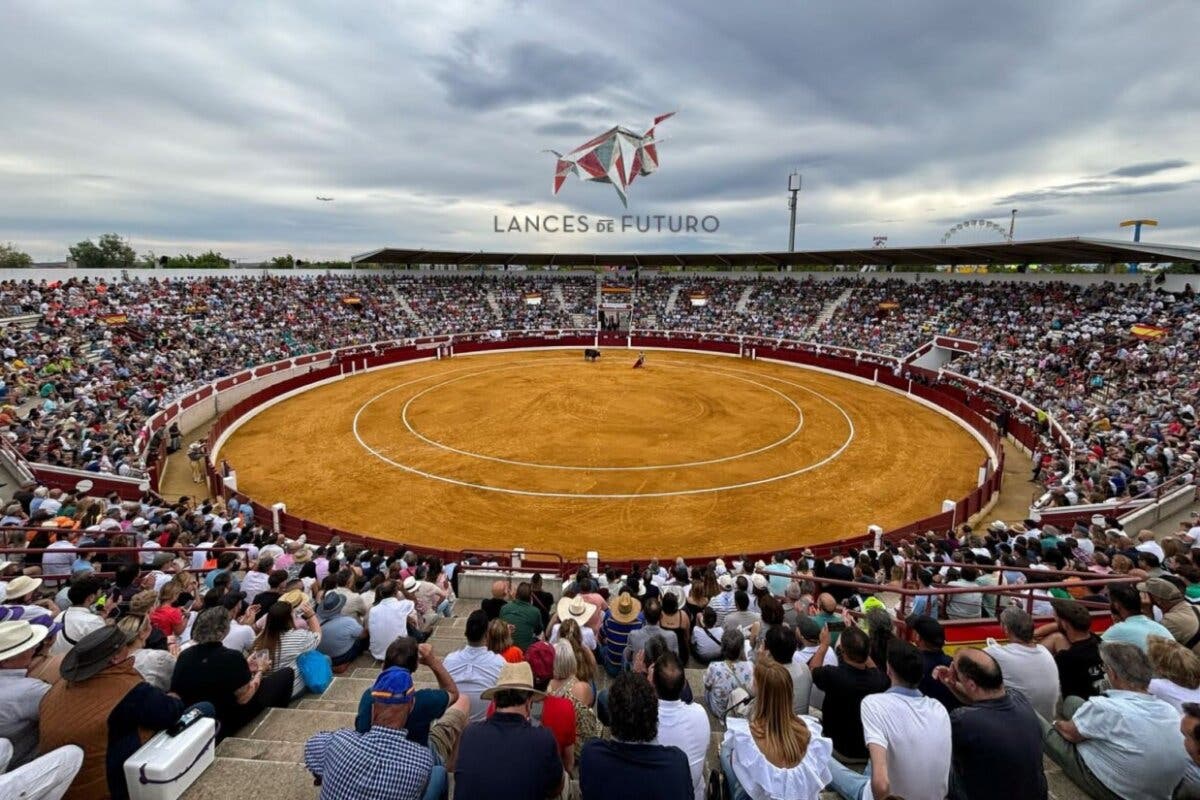 Lleno histórico en los toros en Torrejón: «Hacía 16 años que no se colgaba el cartel de no hay billetes»