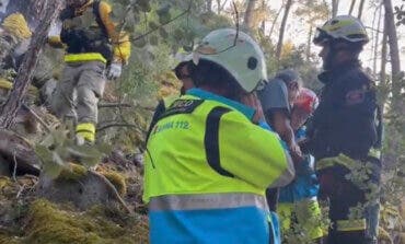 Mueren dos jóvenes tras estrellarse una avioneta junto al pantano de San Juan
