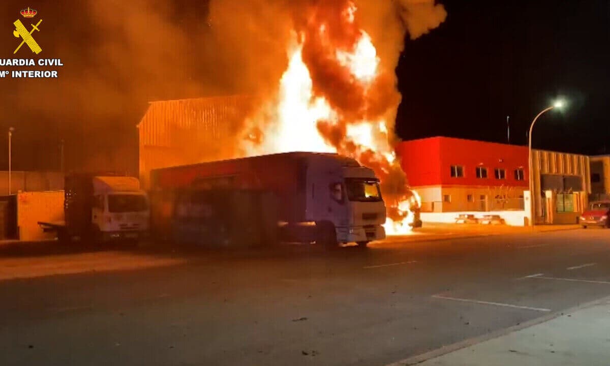 Desmantelado en Alcalá de Henares un cartel de palés que quemaba naves y camiones para controlar su precio