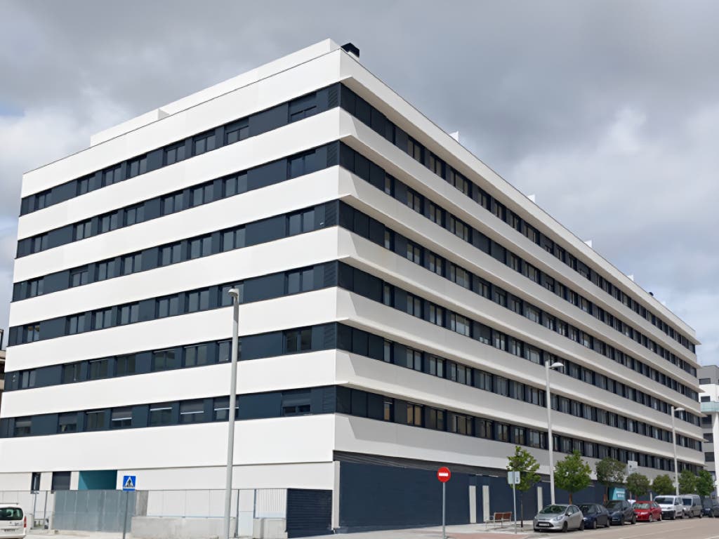 Madrid finaliza las obras de 116 viviendas de alquiler asequible en El Cañaveral