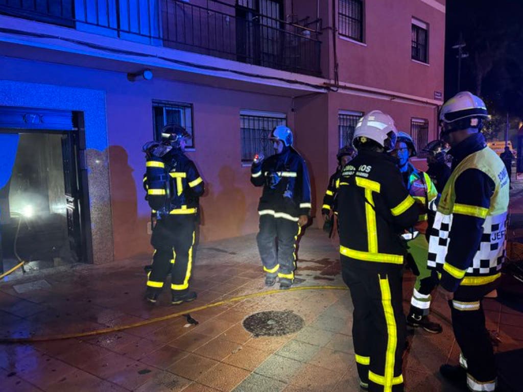 Atendidos 18 vecinos por intoxicación de humo tras un incendio en Getafe