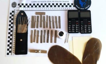 Detenidos dos ladrones por intentar asaltar una iglesia de Coslada y otro que llevaba todo esto oculto en un calcetín 