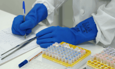 Una investigadora madrileña lidera un prometedor estudio sobre un tratamiento contra el cáncer de mama 