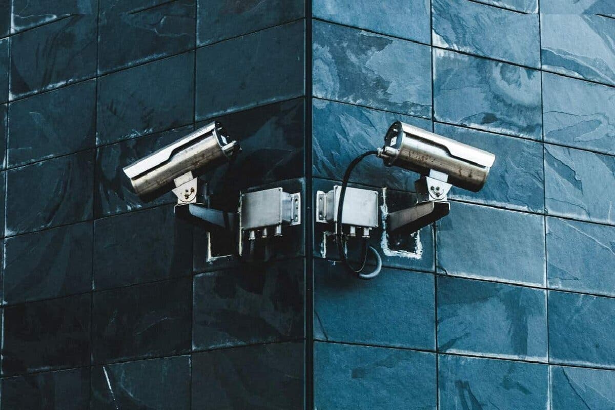 Atico34 da las claves para evitar multas por poner cámaras de vigilancia