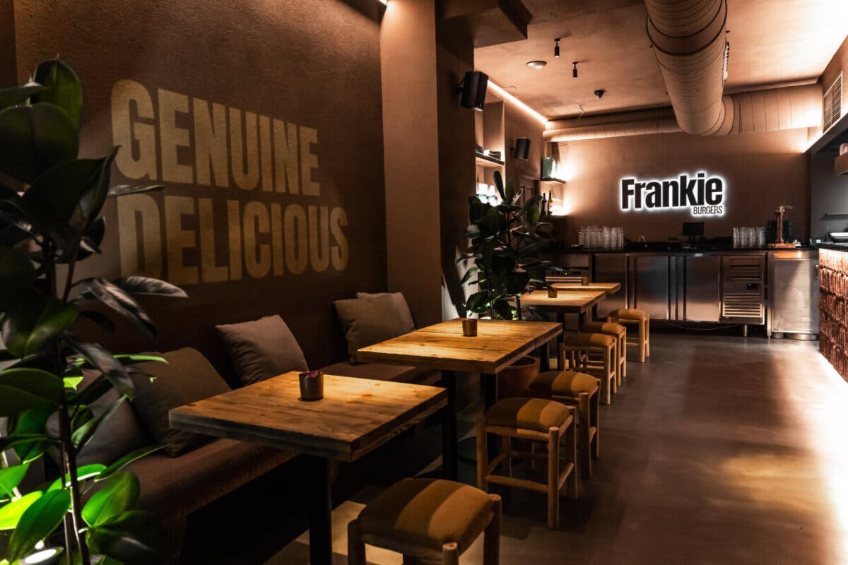 Frankie Burgers, la hamburguesa más premiada de España, llega al barrio de Salamanca de Madrid