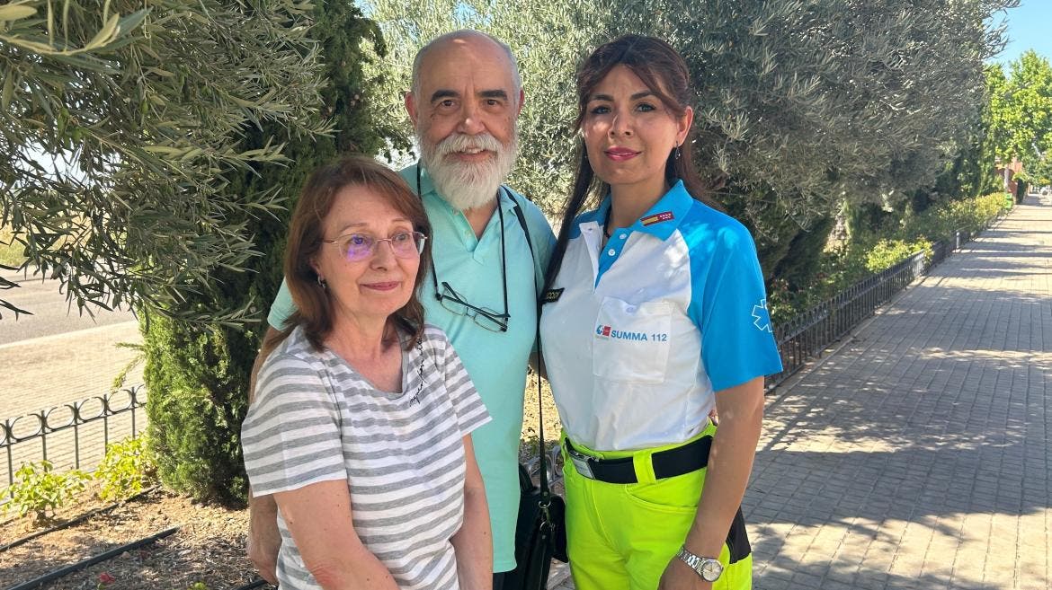 Emotivo reencuentro entre Julián y la médico que le salvó la vida en Arganda: «Si no fuera por ella, yo no estaría aquí»