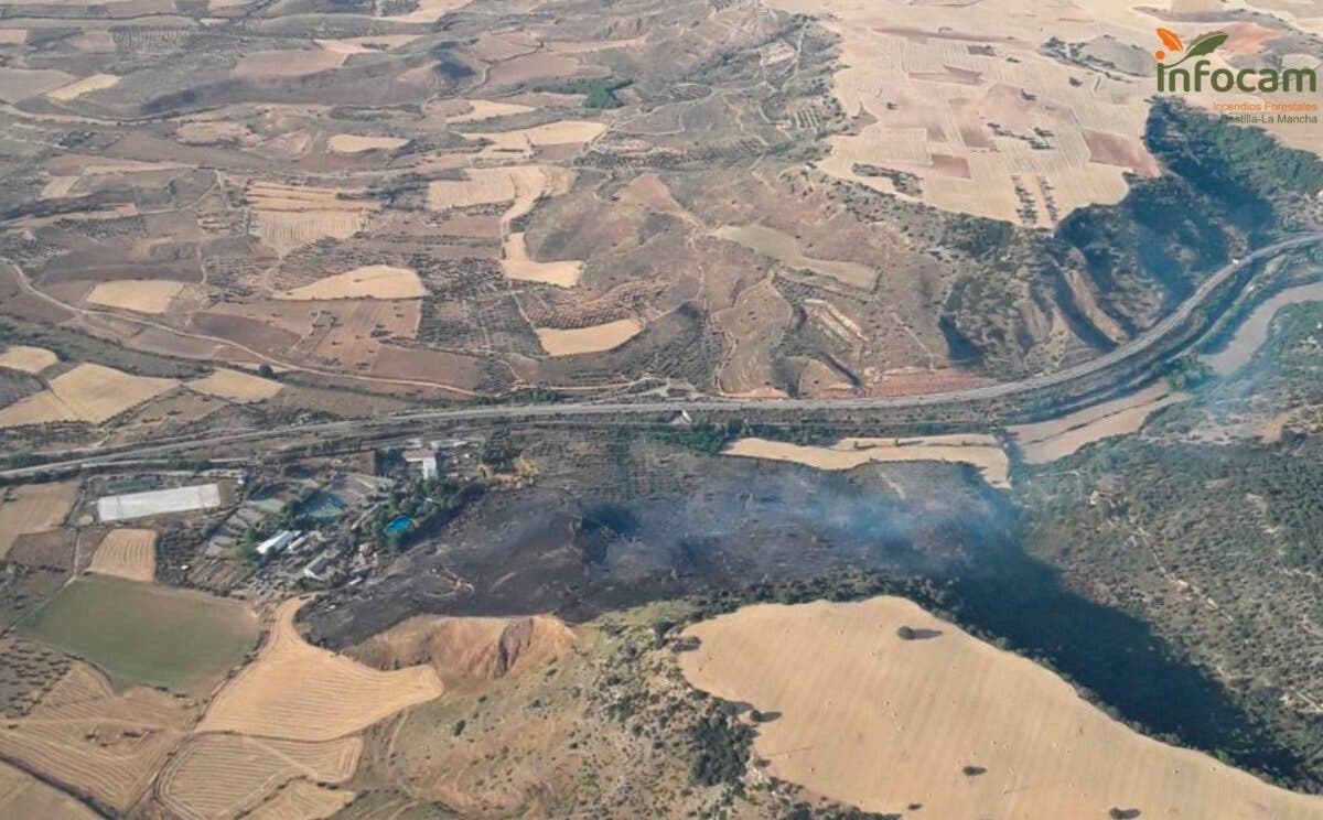 Controlado el incendio declarado ayer cerca del Hospital de Guadalajara 