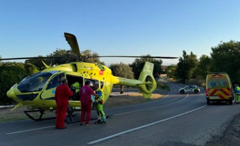 Tres heridos, dos graves, tras volcar un coche en Torres de la Alameda