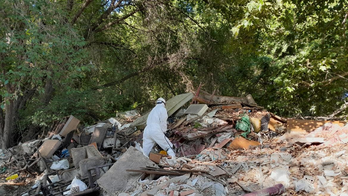Retiran 2.900 toneladas de residuos del río Jarama a su paso por Coslada y San Fernando de Henares