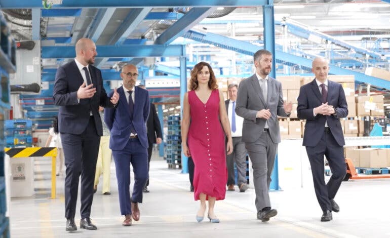 Ayuso anuncia una inversión de 44 millones para ampliar el parque logístico de Meco