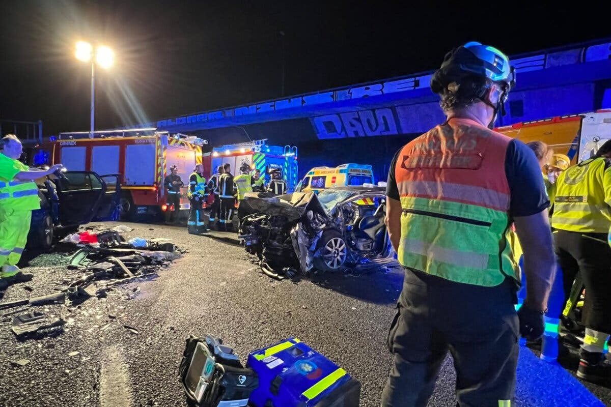 Dos heridos graves en un choque frontal en la M-40 provocado por un vehículo que circulaba en sentido contrario