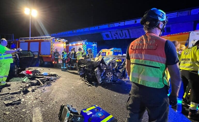 Dos heridos graves en un choque frontal en la M-40 provocado por un vehículo que circulaba en sentido contrario