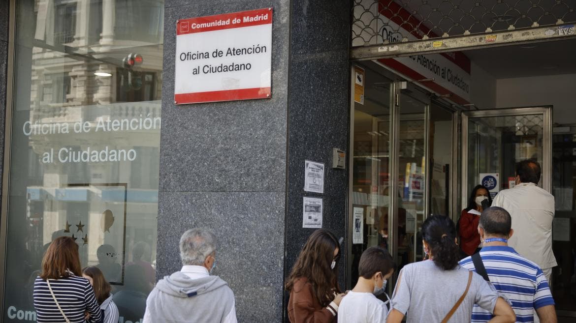 La Comunidad de Madrid aprueba 251 millones para la subida salarial del 2 % a todos sus empleados públicos