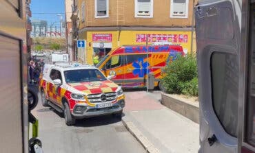 Un joven recibe siete puñaladas en plena calle en Puente de Vallecas