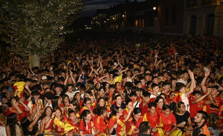 Pantallas gigantes y mucha fiesta… así se vivió el triunfo de España en el Henares