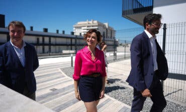 Ayuso visita una nueva promoción de 209 viviendas de alquiler asequible que se entregarán la próxima semana en Tres Cantos
