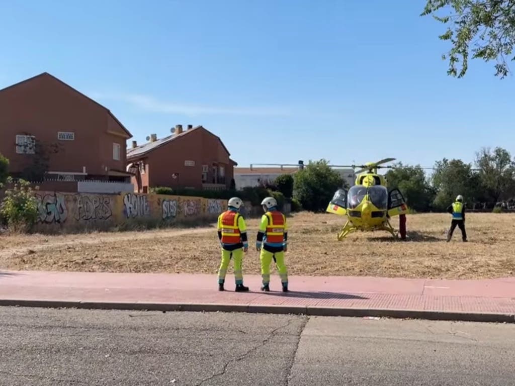 Continúa muy grave el menor rescatado ayer de una piscina en Alcalá de Henares