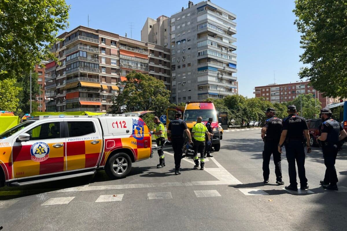 Muere una conductora de 79 años en un accidente en Madrid tras chocar contra dos turismos