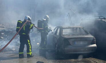 Cuatro heridos, uno por quemaduras, tras el incendio de una chabola en Leganés
