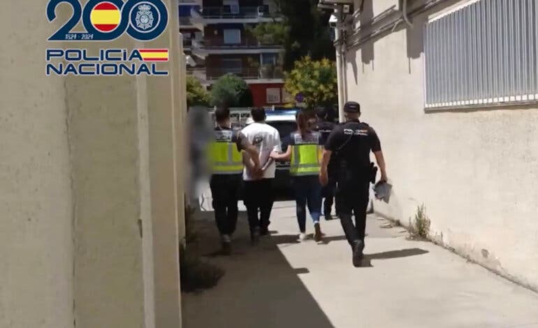 Detenidos por robar en viviendas de personas mayores en Alcalá y Torrejón simulando ser técnicos de compañías eléctricas