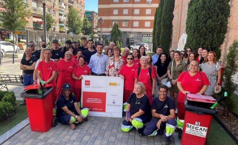 Torrejón contrata a 60 vecinos desempleados para tareas de mantenimiento, limpieza, administrativas y de mejoras en la ciudad