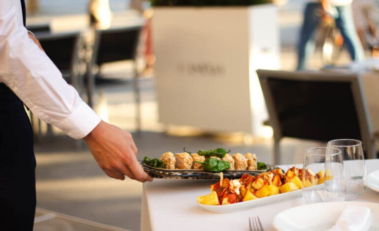 Cuatro terrazas para disfrutar del verano en los mejores restaurantes de Alcalá de Henares