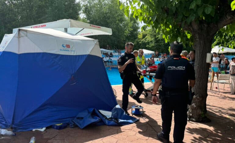 En estado crítico un joven de 22 años tras sufrir un ahogamiento en una piscina en Madrid