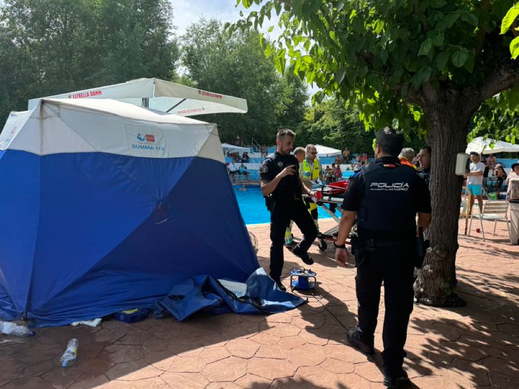 Muere el joven de 22 años que sufrió un ahogamiento el domingo en una piscina en Madrid