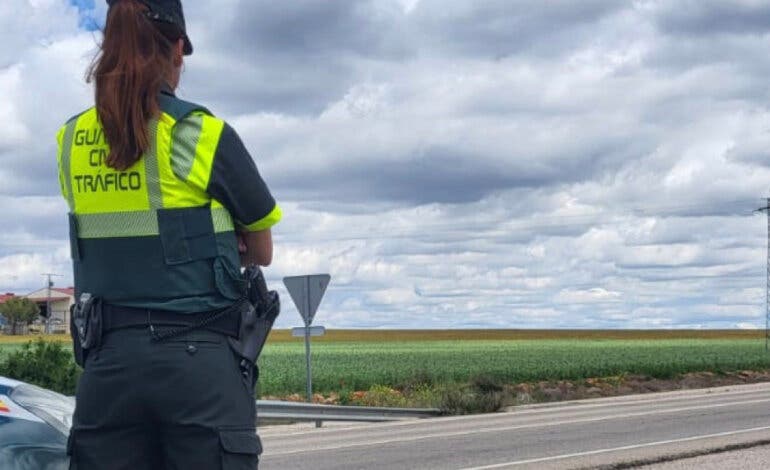 Un conductor quita las llaves a otro ebrio en Guadalajara y lo retiene hasta la llegada de la Guardia Civil
