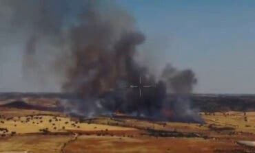 Varios medios aéreos y terrestres trabajan en un incendio forestal en Loeches
