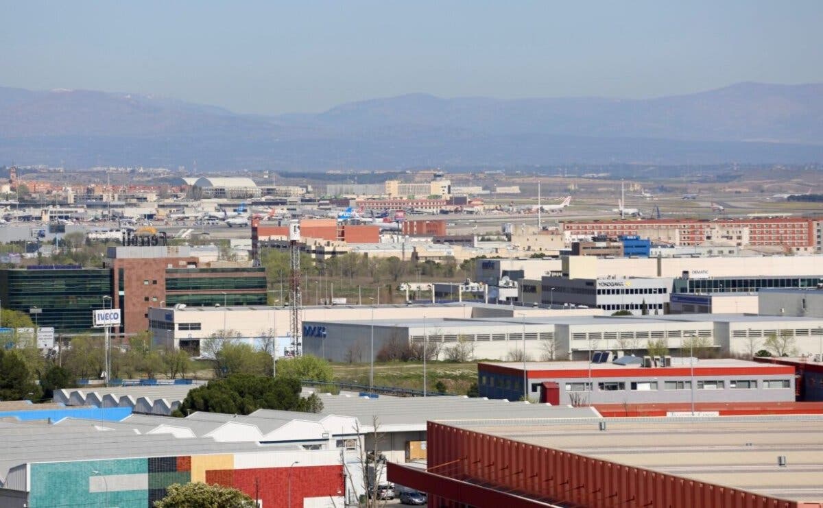 Coslada inicia el asfaltado del polígono y la zona industrial